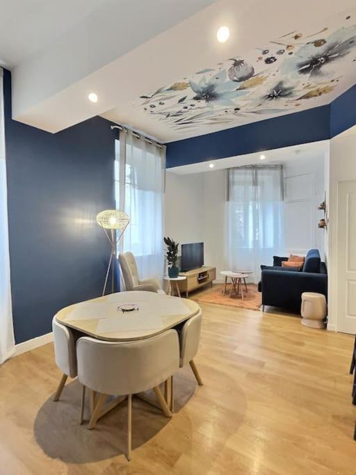 Au Jasmin De Miss K Apartment Bourg-en-Bresse Bagian luar foto